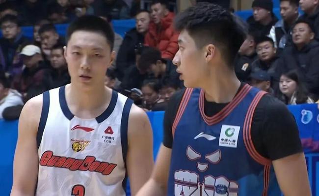 胡明轩26 4 4！广东男篮客场大胜四川 终结两连败