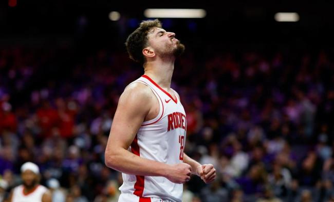 火箭主帅乌度卡用东谈主窜改再遭质疑 换东谈主操作引争议