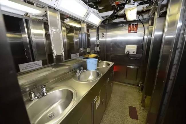 美军回应核动力航母的“厕所危机” 系统故障频发影响士气