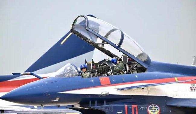 八一飞行表演队将在新加坡航空展表演 展现中国空军风采