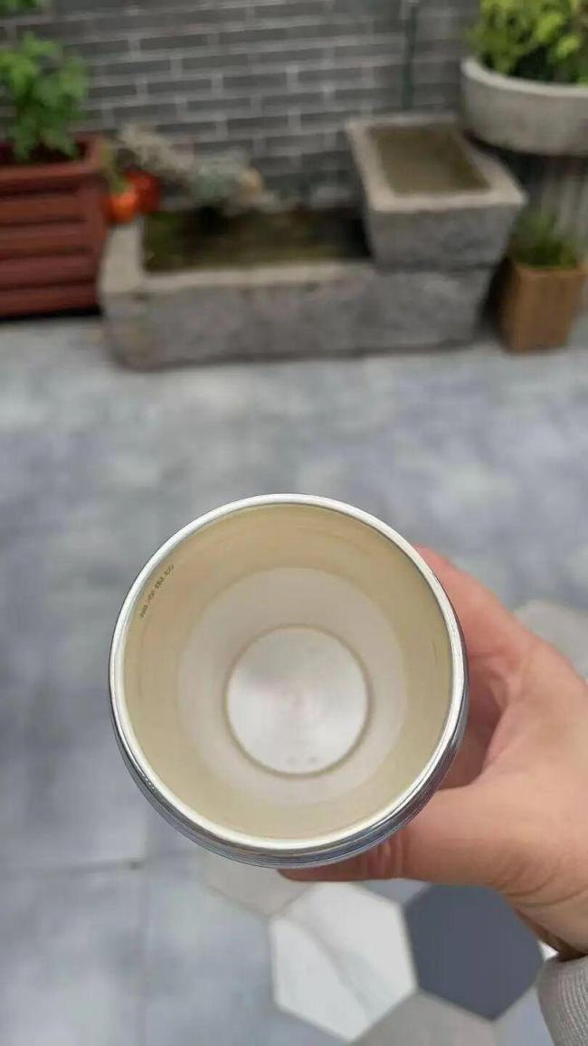 买钻戒送的足银保温杯身价反超钻戒 银价飙升带动价值反转