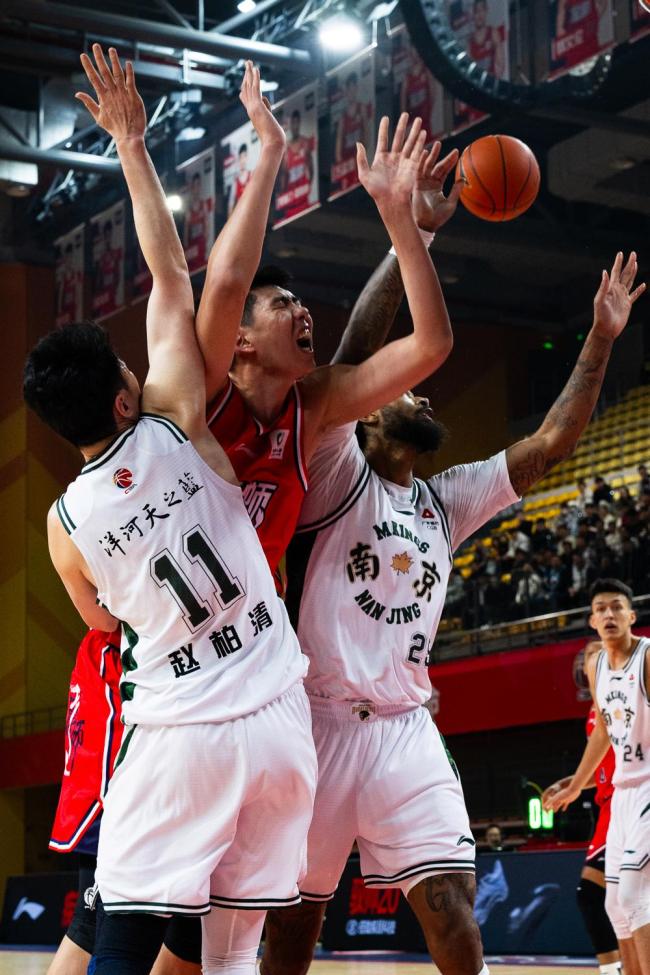 CBA：广州朗肽海本胜南京天之蓝