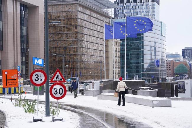 比利时调查AI冒充王室骗钱团伙