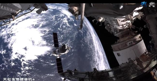 整理打包装载 送别神二十 物资转移创纪录