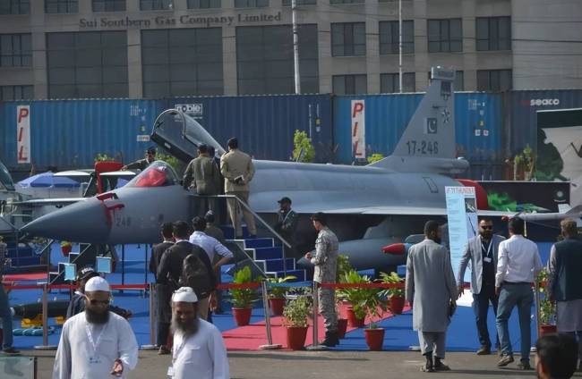 500架巨额订单！巴基斯坦出口“枭龙”赚的钱，中国会有分成吗？ 合作初衷已背离