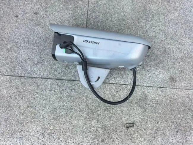 货车司机偷公安监控被抓：觉得画质好，奇葩行径令人咋舌