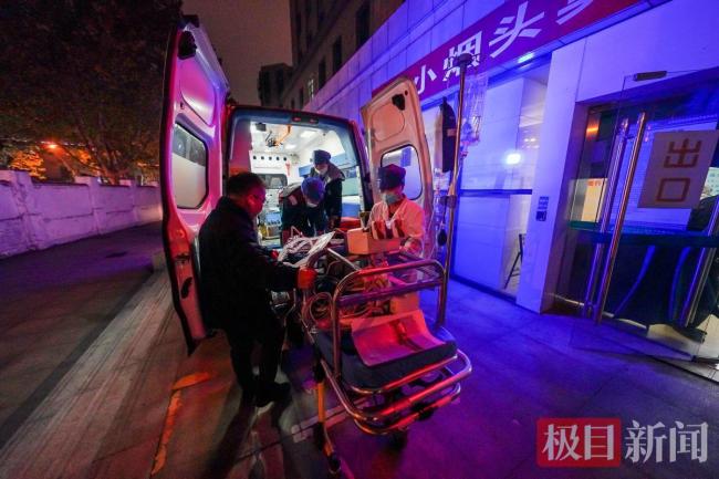 女童心脏濒临崩溃 ECMO团队紧急救援 生死时速挽救生命