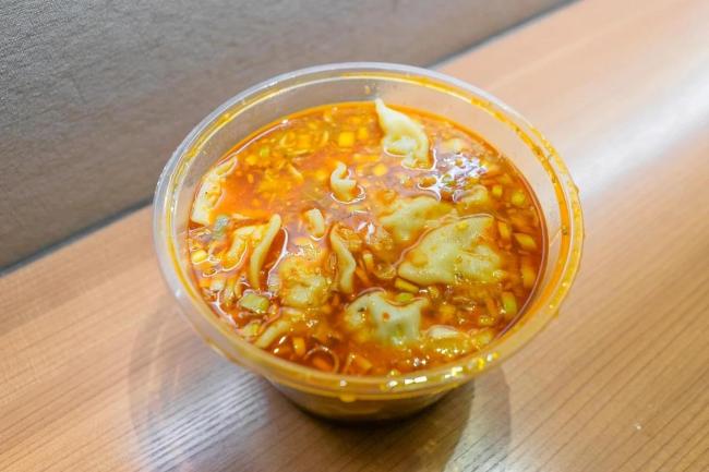 永远喝桶装水面对若何的健康风险 微塑料隐患需警惕