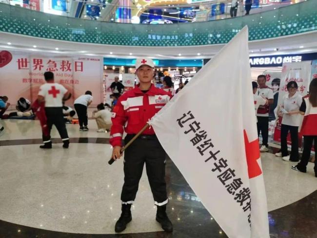 大学生为营救落水父子不幸牺牲