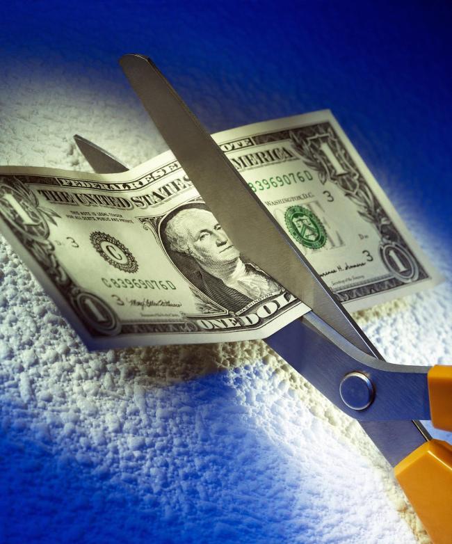 多国央行逃离美元 美元霸权松动