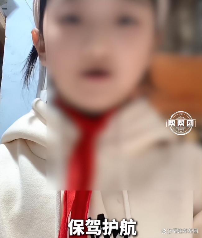 百名受益者勇敢晒照声援嫣然医院 众多唇腭裂受益者力挺李亚鹏