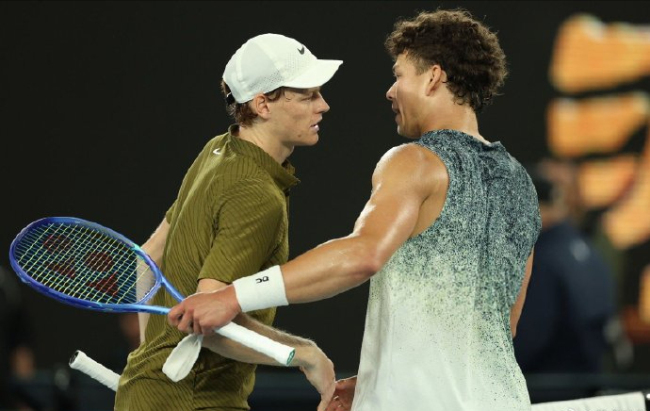 辛纳3-0战胜8号种子 半决赛将战德约