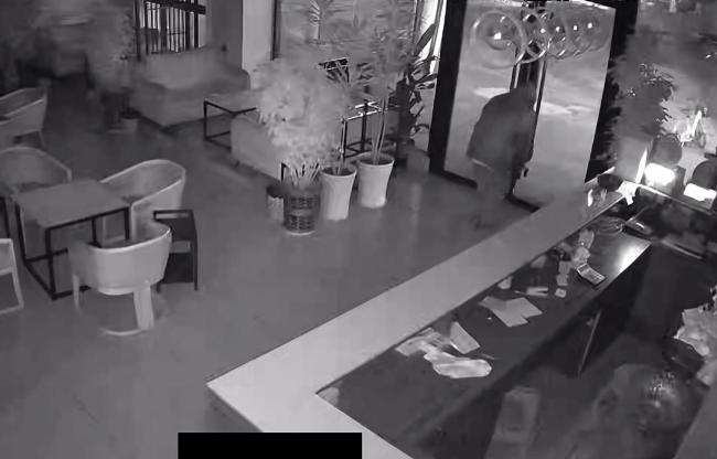 茶馆现“密室盗窃”嫌疑东谈主被握
