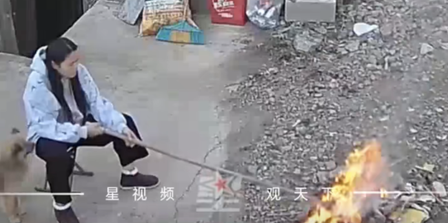 女子烧垃圾时突遇爆炸烧伤面部 厨房险境警示