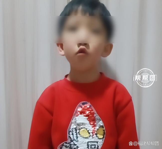 百名受益者勇敢晒照声援嫣然医院 众多唇腭裂受益者力挺李亚鹏