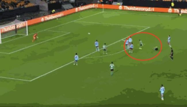 怒轰20米世界波!25岁安东尼杀疯:15分钟造2球 1年14球全欧第2 带伤作战仍封神