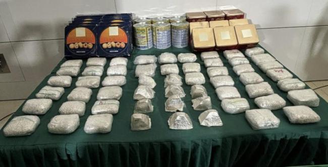 男子用年货名义走私219公斤白银被拘