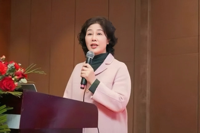 “绵阳女首富”涉嫌犯警被留置！350亿老本帝国何去何从？ 三家上市公司股价皆跌