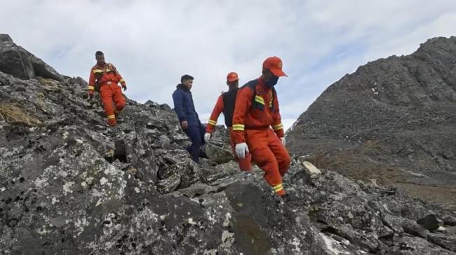 须眉违法擅闯海螺沟失联获救