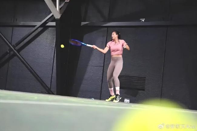 郑钦文退出WTA500阿布扎比站 因伤缺席首秀