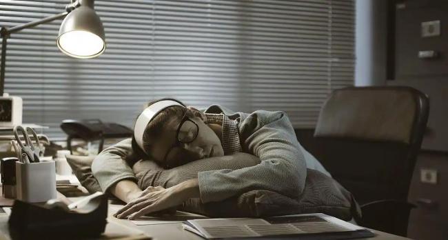 30岁男子上完厕所突然离世 生命警钟敲响