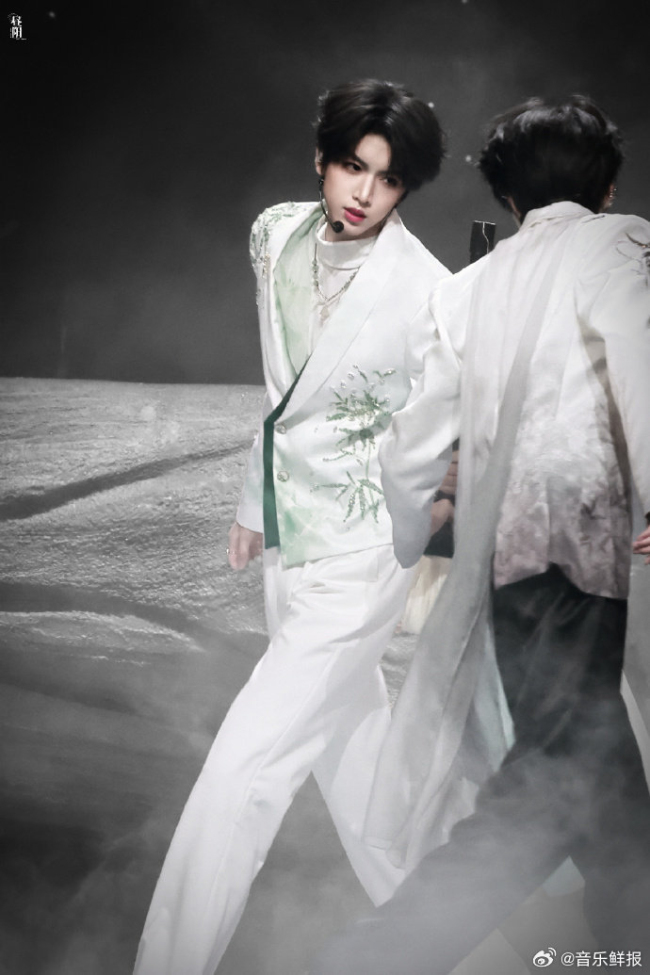 张桂源王橹杰陈浚铭还要长多高 大长腿型男身材绝了