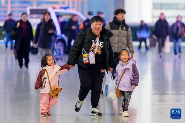 出发！下一站是团圆 温暖迁徙归家路