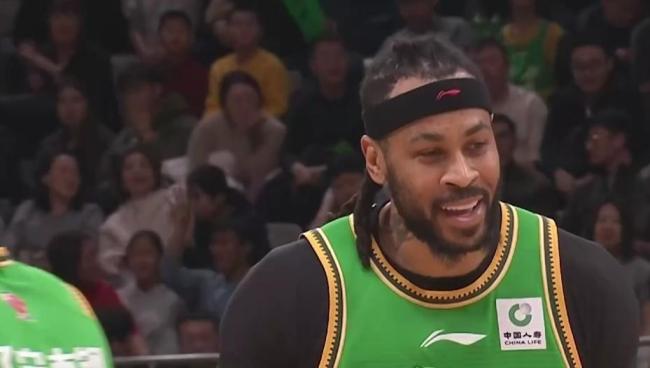 辽三疯导大胜：赵继伟两双率队狂轰15三分 莫兰德14+22+9全能：全队六人上双止颓势