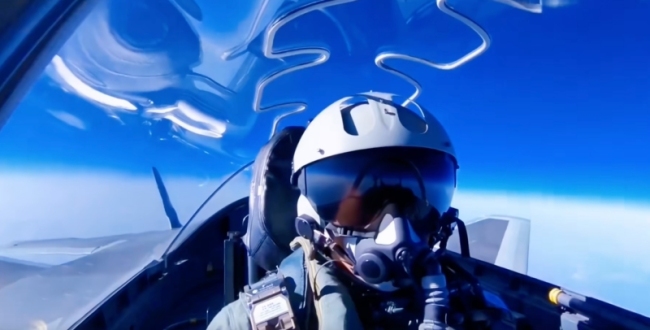 歼16飞行员说宝岛景色无以言表