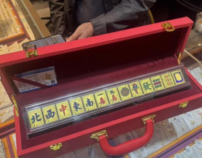 水贝市场黄金麻将半日被抢空 金价波动吸引购金潮