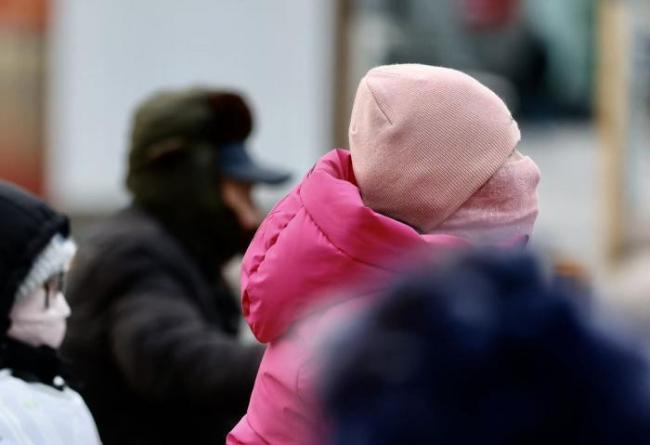 北京大风寒潮双预警持续生效 气温骤降8℃