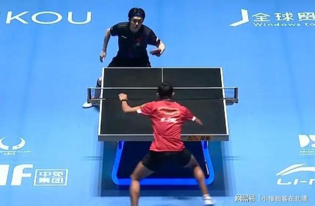 王楚钦夸赞林诗栋是十足主力 展现容颜与教养