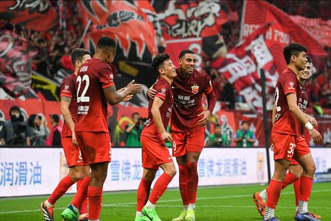 鲁能免费签祖马，上港冲冠遇强敌 防线迎来质变