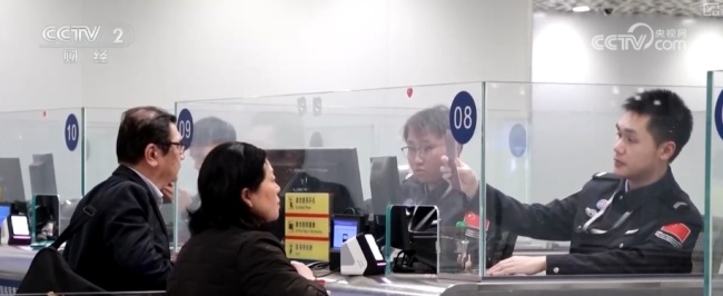 “到中国过春节”成为时髦新风尚 外国游客纷至沓来