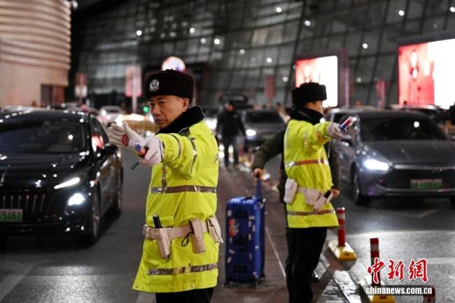 铁路老乘警的最后一个春运 41年坚守终章