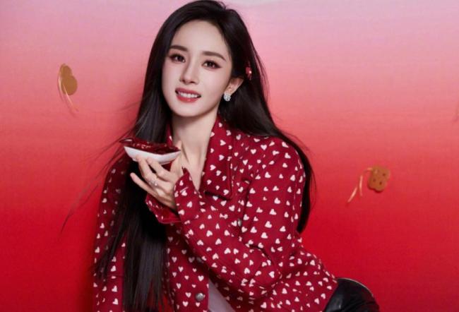 微博之夜红毯 明星阵容豪华引发热议