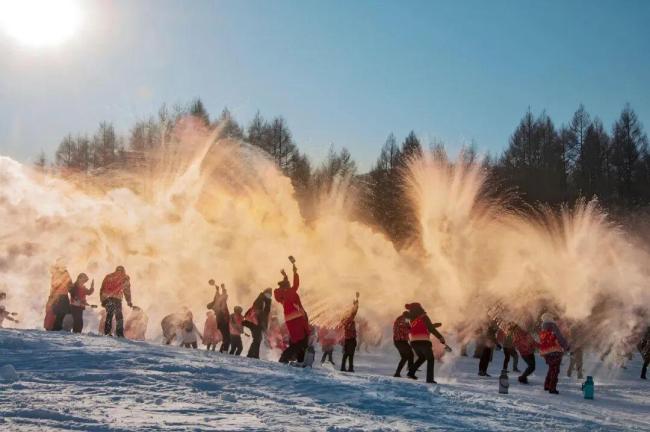 中巴适 说方言不高级是偏见：乡音里的温情与真实