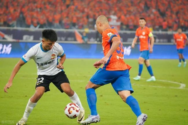 深圳新鹏城签西班牙青训抢断王杨希 堤防新星加盟