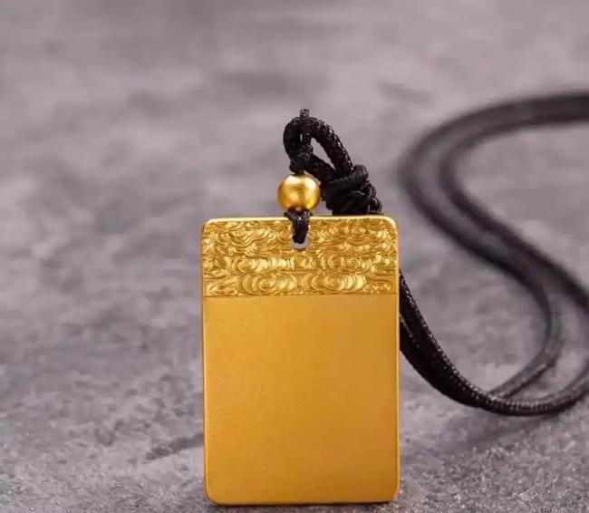 金饰克价整夜跌74元 市集转动金银都跌