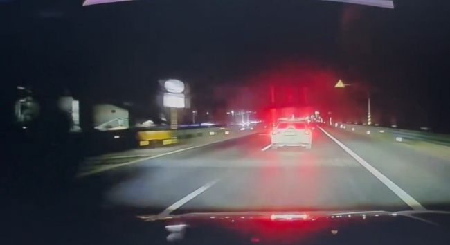 20多天女婴呛奶后心动过速进ICU 警车开道紧急救援