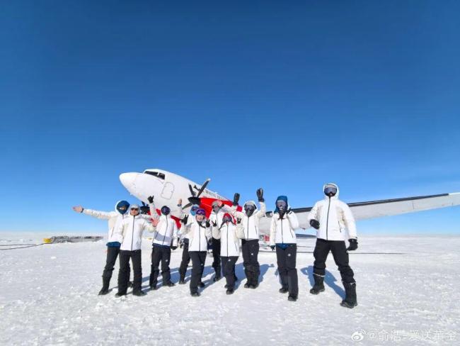 有公司年终奖发300克黄金 演唱会方法年会羡煞旁东说念主