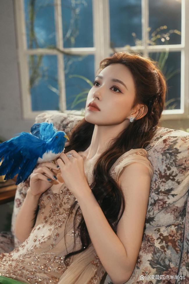 程潇真的拥有芭比的容貌和人生 红毯惊艳全场