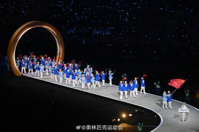 中国队蓝羽绒服 好看