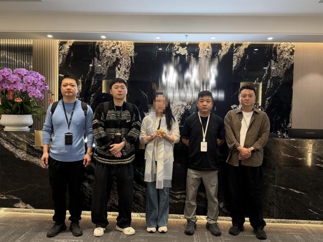 600万买了5.9公斤黄金 女子崩溃 骗子险些得手