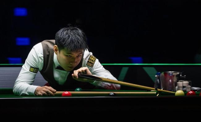 赵心童5-2夺得赛点 中国德比创历史