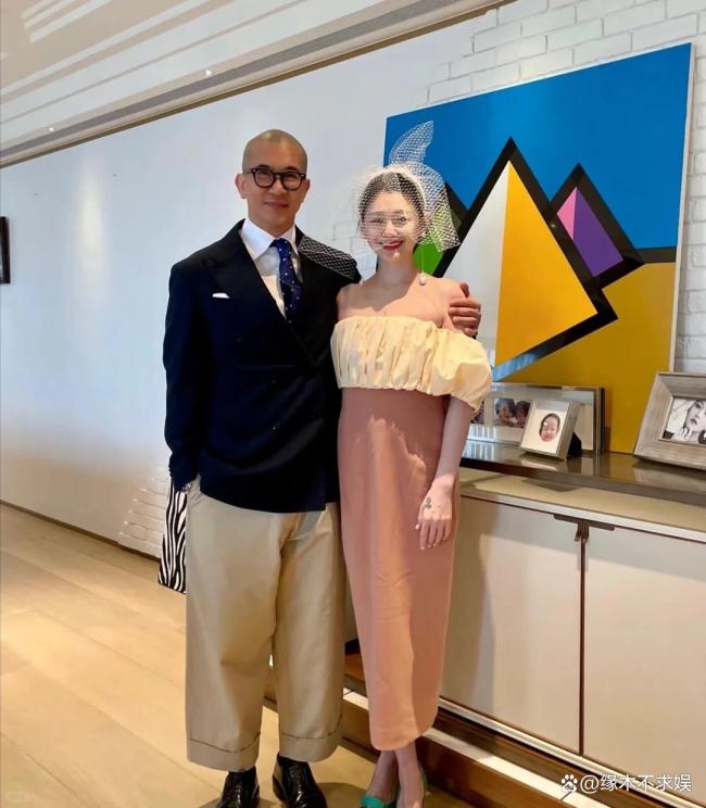 具俊晔成婚记念日仍在随同大S 深情守候动荡东谈主心