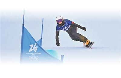 单板滑雪参加高难度“超旋期间” 苏翊鸣摘铜开启新篇章