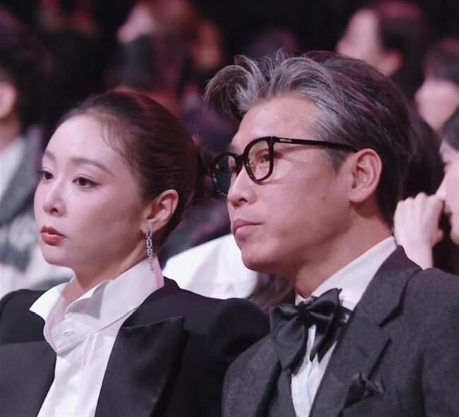 孟子义微博之夜带走了四盒饼干