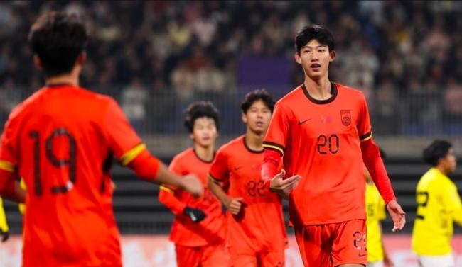 8场14球!中国足球16岁新星精明 赵松源成国少头号弓手