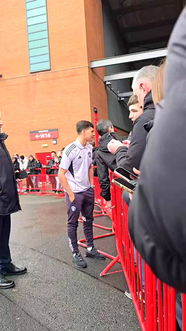 姆贝莫周日时时磨练，战西汉姆没问题！曼联再遇克星谢什科力图初度先发 红魔伤情引关爱